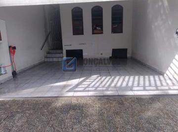 A (40) · Sobrado à venda em Assunção, São Bernardo do Campo | 4 quartos, 3 suítes, quintal
