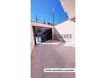 A (16) · Sobrado à venda em Santo André - Vila Curuçá | 3 quartos, 1 suíte, 2 vagas