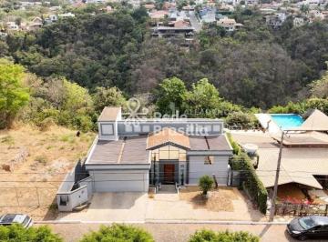 Casa · 610m² · 4 Quartos · 2 Vagas · Quadra 01 Ville Montagne | Casa 4 Quartos sendo 1 Suíte com iluminação Natural e 2 Vagas de Garagem 