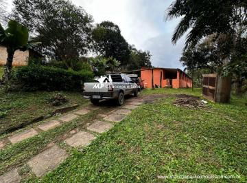 Rural de 3 quartos, Biritiba-Mirim · SÍTIO PERTO DO CENTRO DE BIRITIBA MIRIM COM LAGO (PRECISA LIMPAR) - CONFIRA