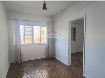 Apartamento · 27m² · 1 Quarto · Excelente apartamento  para locação 1 dormitório, sala, cozinha, banheiro, lavanderia.