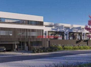 Casa · 888m² · 4 Quartos · 6 Vagas · Casa em condomínio clube de alto padrão, em região nobre da Chácara Flora