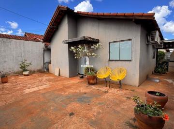 Casa · 42m² · 2 Quartos · 4 Vagas · Casa de esquina à venda no Izidro Pedroso em Dourados MS