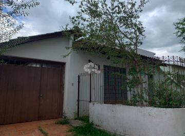 Casa · 48m² · 3 Quartos · 2 Vagas · Casa de 3 dormitorios 1 suite á venda no bairro Camobi, próximo a UFSM. Santa Maria, RS.
