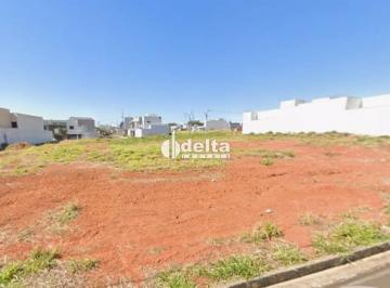 Terreno · 300m² · Terreno comercial disponível para venda no bairro Aclimação em Uberlândia-MG