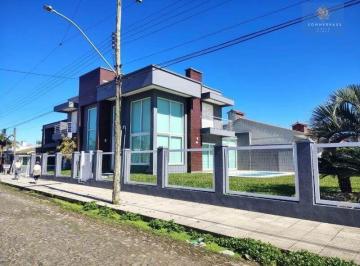 Casa · 299m² · 4 Quartos · 2 Vagas · Sobrado próximo ao mar no Centro de Xangri Lá