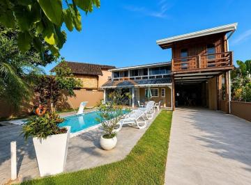Casa · 4 Quartos · 2 Vagas · Sobrado na quadra do mar Balneário Atami Sul