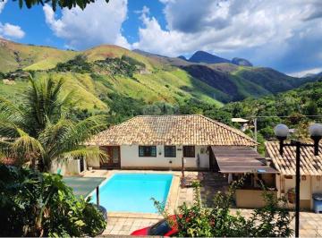 Casa de 5 quartos, Petrópolis · Casa com 5 quartos em terreno de 3700m², à venda no bairro Posse/Petrópolis.