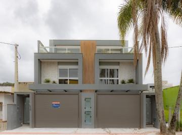 Apartamento · 225m² · 4 Quartos · 2 Vagas · Casa triplex a venda na rua 620 em Balneário Camboriú