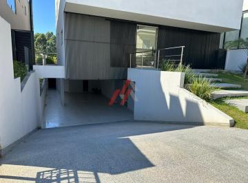 Foto 01 · Casa de luxo em condomínio no Tamboré, Barueri-SP: 4 quartos, 4 suítes, 3 salas, 3 banheiros, 6 vaga