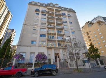 642b1d4b-b0d6-436d-b1a2-4338cf857569-11755724817438.jpeg · Batel, Cobertura Duplex Ed. Lucyr Pasini, piscina aquecida, 370m², 4 quartos, 3 suítes e 4 vagas. à