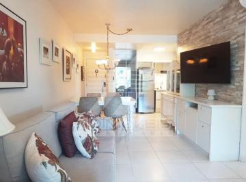 Apartamento de 2 quartos, Florianópolis · Apartamento alto padrão mobiliado com 2 dormitórios no Itacorubi