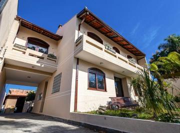 Casa · 216m² · 4 Quartos · 3 Vagas · CASA RESIDENCIAL NO XAXIM COM 216m² l 4 QUARTOS COM PEQUENO BARRACÃO NOS FUNDOS