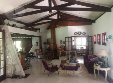 a82675350a055f628f9cfad096fe7cc5e32bea38 · CASA COM JARDIM