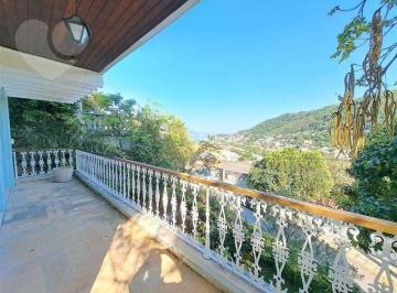d552bc1234b55babc438d6eb1b6f444dca29c44c · Maravilhosa casa com vista panorâmica para a Baia de Guanabara