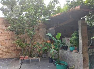 e57f4c4f4fd61309dad246522edaddc4e7660a13 · Casa duplex de muito bom gosto