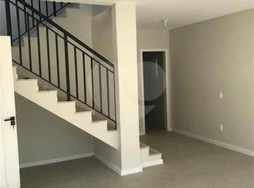 Amplo salão · Casa triplex, primeira locação, em local silencioso e tranquilo, cercada por muito verde,128m², R$ 5