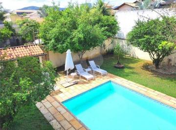 Muito verde · Casa com 3 dormitórios à venda, 300 m² por R$ 2.500.000,00 - Camboinhas - Niterói/RJ