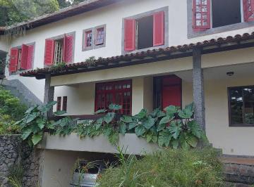 9f33bb598183970550bc9dfad841622187f1ffa7 · Linda casa em condominio