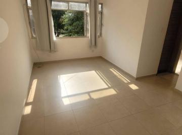 4c3e9065cf85009a7d49d6c37fbc852e0eb68570 · Apartamento de frende, sala, 2 quartos, vaga privativa, condominio barato , à venda no Bairro de Fát
