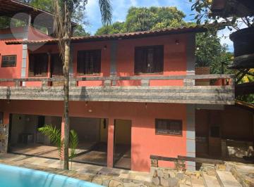 f2d076287a8941263d93fd9bcd5f5d3fd4489c3c · Casa 4 quartos