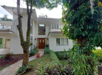 43eb30020242fcf04f4815481c4320ab18c4793e · Cada de 4 quartos dentro de condominio