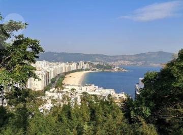 a5196206d59216e36f6e316419cbc300109a1475 · Studio montado mais cortina de vidro com Vista para o Mar em Icaraí