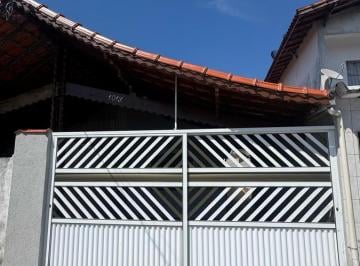 Casa · 70m² · 2 Quartos · 2 Vagas · Casa geminada no Maracanã em Praia Grande