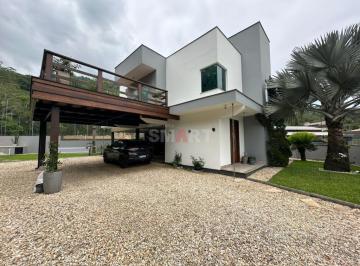 Casa · 270m² · Sobrado com Piscina, 1 Suite e 2 Quartos no Bairro Ilha da Figueira
