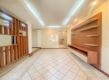 Casa · 374m² · 4 Quartos · 8 Vagas · Jardim Laranjeiras. Conforto, espaço e localização privilegiada.
