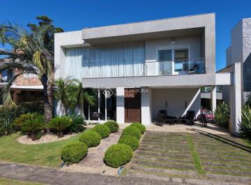 Casa · 330m² · 5 Quartos · Sobrado de alto padrão