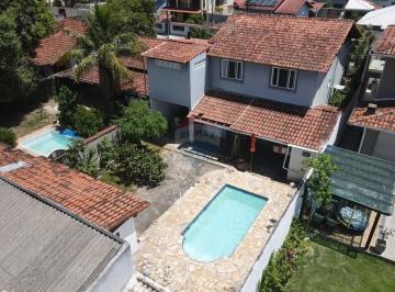 Casa · 136m² · 4 Quartos · 4 Vagas · Casa de Condomínio com três dormitórios