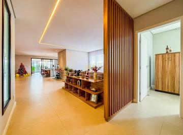 Casa · 241m² · 3 Quartos · 4 Vagas · Casa térrea com piscina aquecida no Cond. Alto da Boa Vista