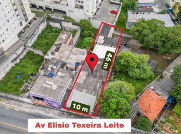 Casa · 460m² · 40 Quartos · 2 Vagas · Grande oportunidade para renda ou potencial construção, próximo a futura estação do metro