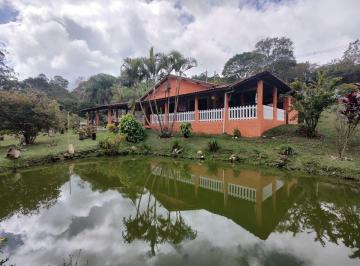 Rural de 3 quartos, Biritiba-Mirim · CHÁCARA DENTRO DA CIDADE E COM LAGO BONITO