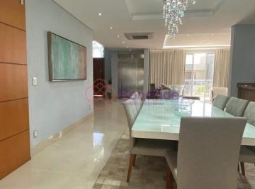 Casa · 450m² · 3 Quartos · 4 Vagas · Casa residencial mobiliada com 3 suítes, piscina e vista para montanha em Chácara Malota, Jundiaí
