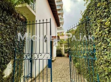 Casa · 220m² · 4 Quartos · 1 Vaga · Sobrado com 4 Quartos
