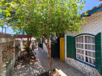 Casa de 3 quartos, Atibaia · Casa à Venda | 3 dormitórios, 1 suíte | Edícula | 2 vagas em Atibaia/SP!