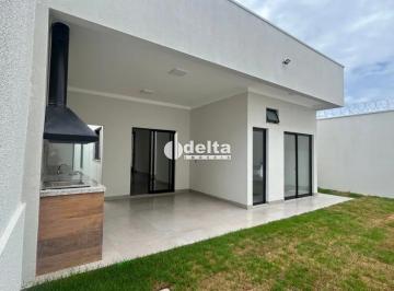 Casa · 250m² · 3 Quartos · 2 Vagas · Casa residencial com 3 quartos sendo 1 suíte, disponível para venda no bairro Bosque dos Buritis em 