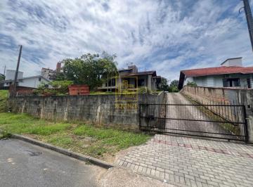 Casa · 145m² · 3 Quartos · 2 Vagas · Casa com amplo quintal no bairro das Nações