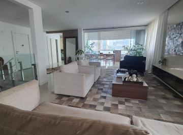 Apartamento · 320m² · 5 Quartos · 4 Vagas · Cobertura no Edifício Candido Portinari na Meia Praia em Itapema