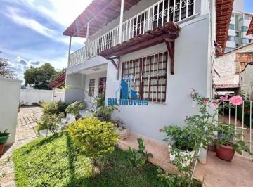 Casa · 254m² · 5 Quartos · 4 Vagas · Casa duplex 05 quartos no bairro Dona Clara