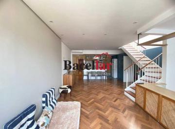 Apartamento · 210m² · 2 Quartos · 1 Vaga · Cobertura : Duplex / Residencial / Copacabana