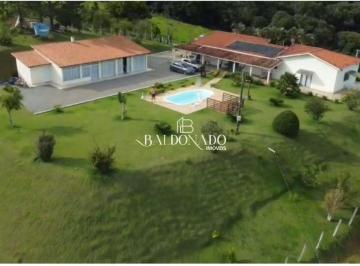 Rural · 400m² · 3 Quartos · Chácara em Toledo MG à venda 4800m  piscina aquecida LAREIRA