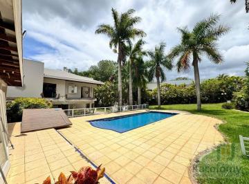 ce1692bc4666687a2fdb8e555e809c7242e19d4b · Casa a Venda em Condominio Alphaville