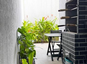 Casa de 3 quartos, João Pessoa · Casa com 200 m² e 3 quartos à venda em Ipês