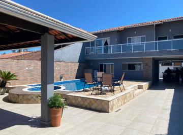 Casa de 3 quartos, Itanhaém · Casa Alto Padrão para Venda, Itanhaém / SP. Possui 03 quartos sendo 03 suites; piscina.