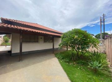 Casa · 191m² · 3 Quartos · 4 Vagas · LOCAÇÃO | Casa, com 3 dormitórios em Santos Dumont, Londrina