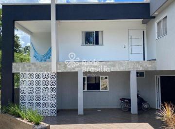 Casa · 215m² · 4 Quartos · 3 Vagas · Oportunidade imperdível para morar com conforto e segurança