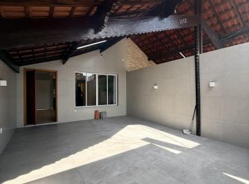 Casa · 120m² · 2 Quartos · 4 Vagas · Casa com 2 dormitórios sendo 1 suíte com closet no Canto do Forte